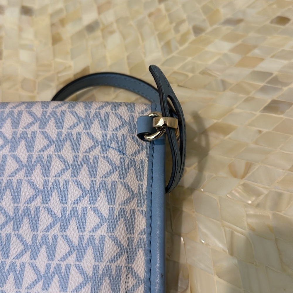 Michael Kors wristlet - Picture 6 of 8